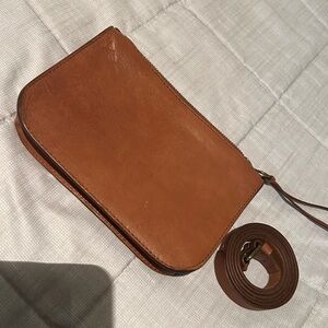 Madewell leather cognac brown belt bag!